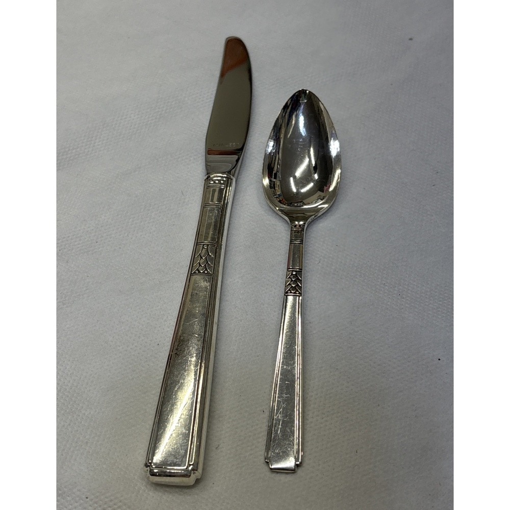 Oneida CAPRI 1881 Rogers Silverplate Toddler Spoon Knife Silverware